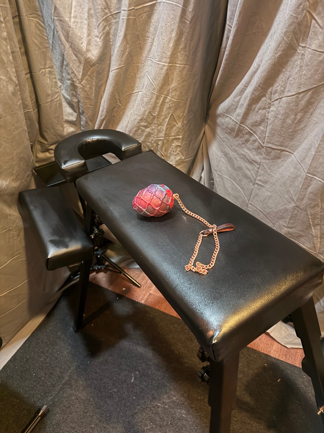 Customer photo review of Curio Egg - Large Butt Plug with Chain Leash