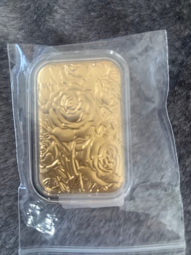 Customer photo review of 24K Yellow Gold Essential Rose Piece