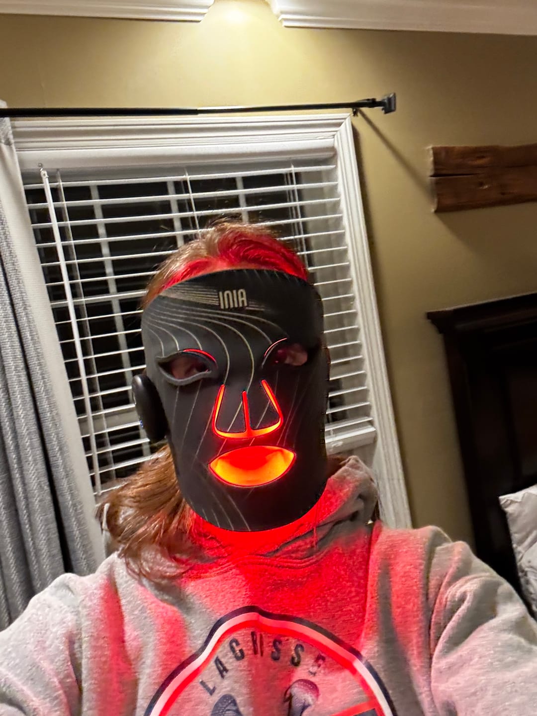 Customer photo review of INIA GLOW Wireless Red Light Therapy Mask
