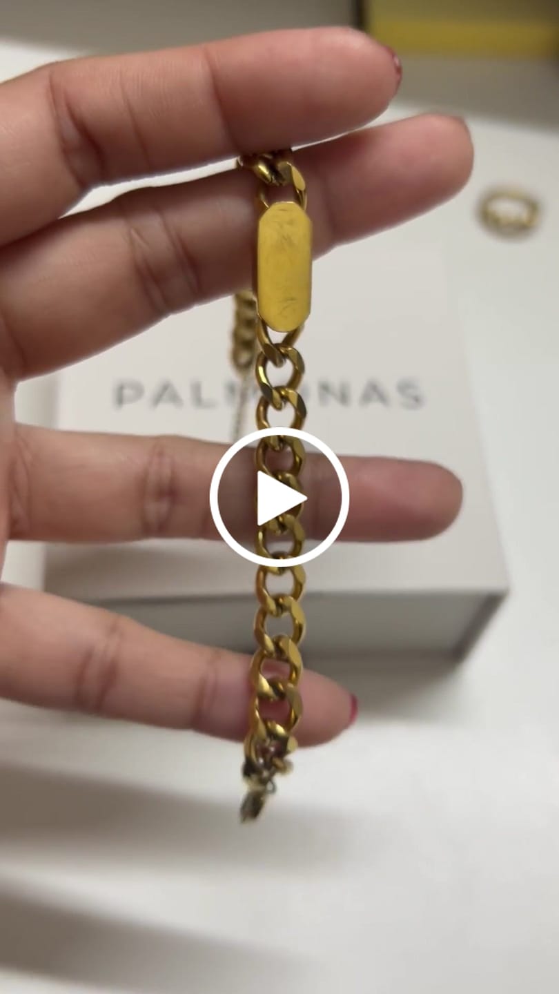 Customer video review of Small Bar Bracelet