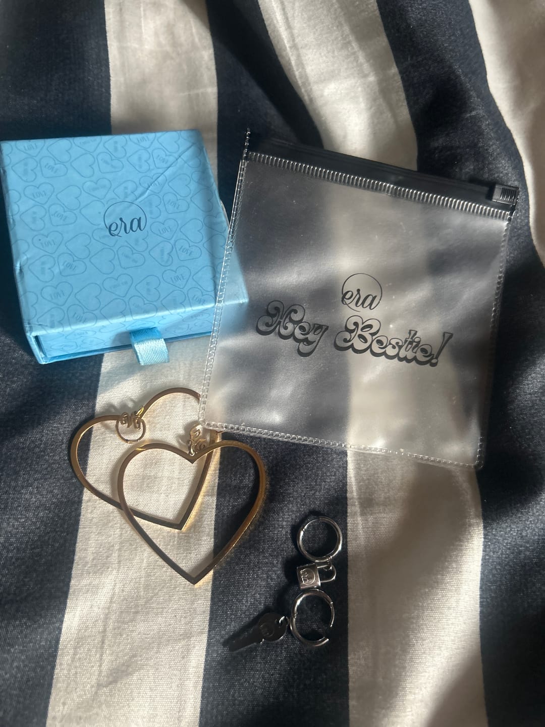 Customer photo review of Gold Era Logo Hoops