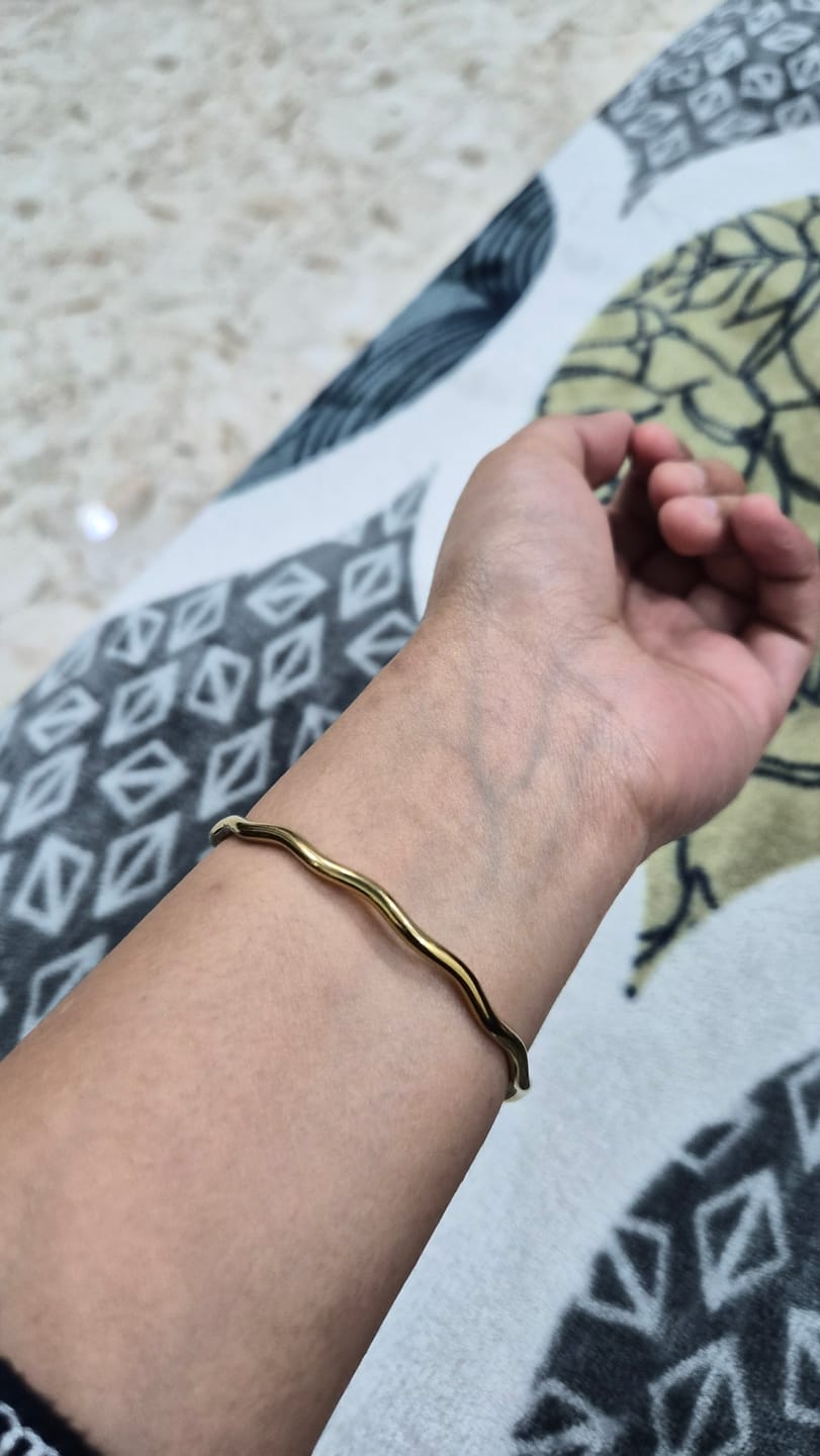 Customer photo review of Wave Bracelet