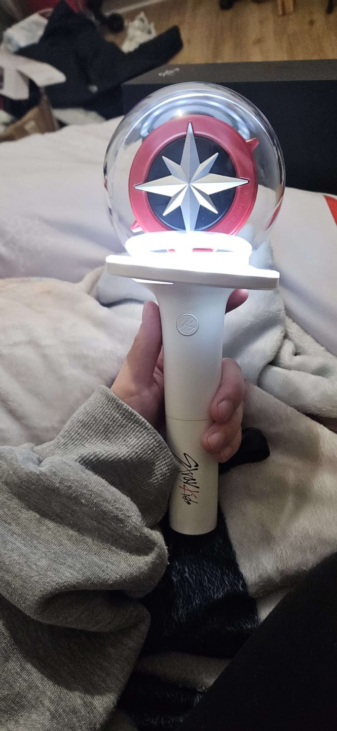 Customer photo review of STRAY KIDS - OFFICIAL LIGHT STICK VER.2
