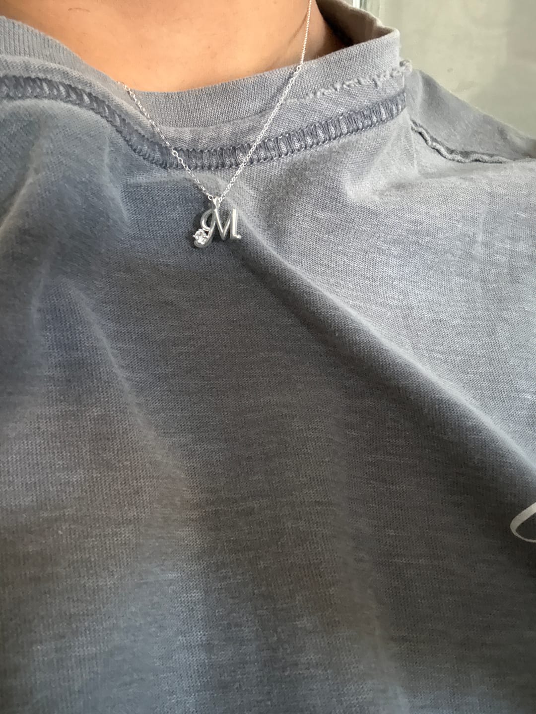 Customer photo review of COLLAR INICIAL LUCKY PLATA