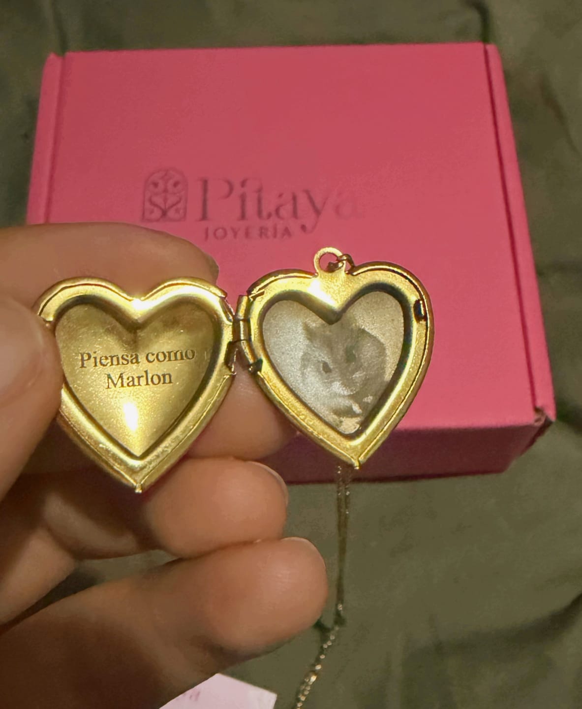 Customer photo review of Relicario Love Personalizado