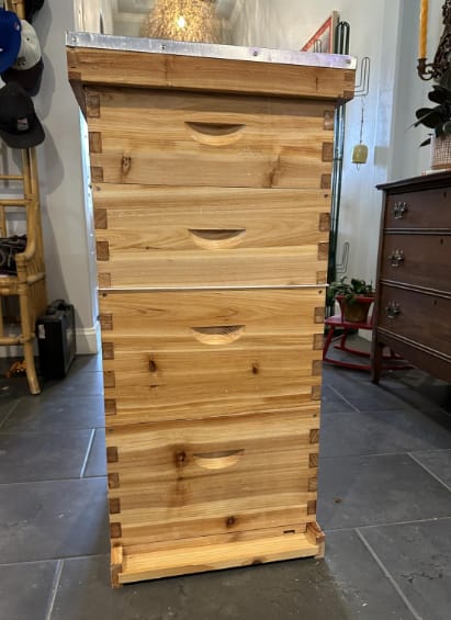 Customer photo review of VLoveBee 10-Frame 4-Layer Cedar Wood Bee Hive Kit – Complete Logo-Free Langstroth Beeswax Dipped Unassembled Hive Includes 2 Deep Boxes and 2 Medium Supers with 40 Plastic Foundation & Wooden Frames
