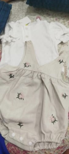 Customer photo review of Autumn New Baby White Embroidered Flower Camisole Suit Two Piece Set Baby Bodysuits Newborn Baby Girl Clothes