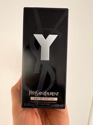 Reseña con foto de un cliente sobre Perfume YVES SAINT LAURENT Y EDP