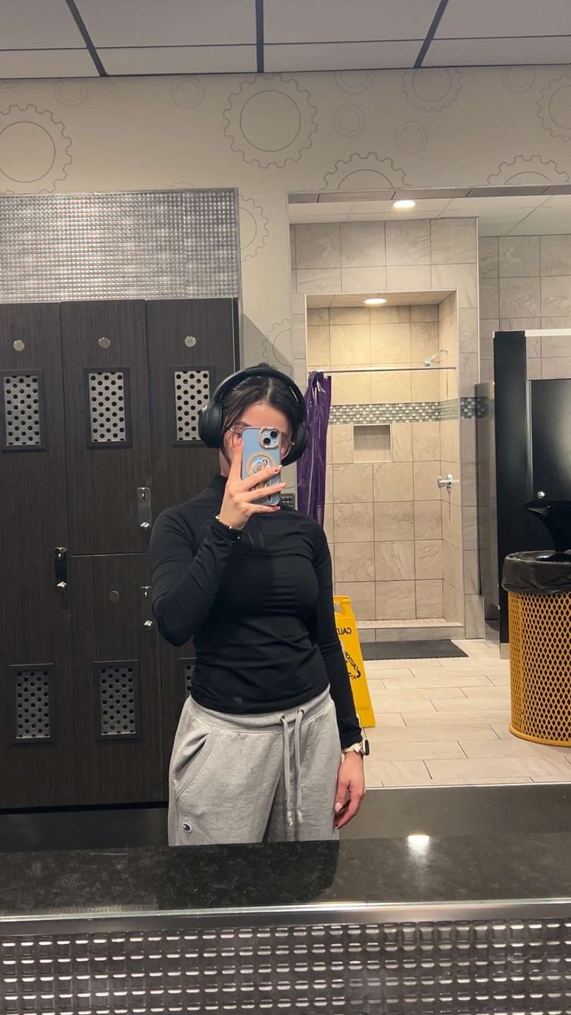 Customer photo review of W5160 - Velocity Pullover