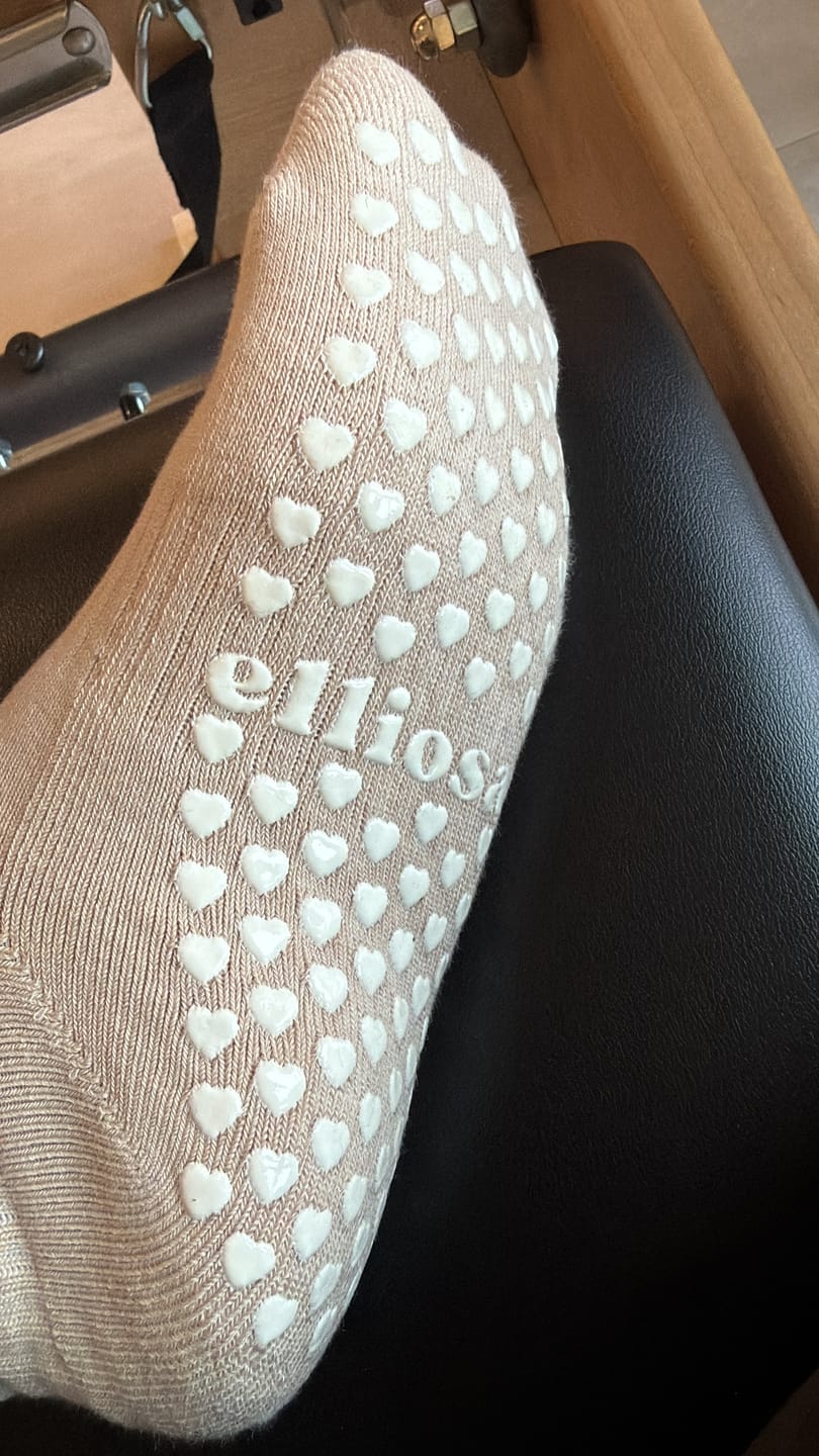 Customer photo review of Dual-Direction Grip Stripes - Oat Milk