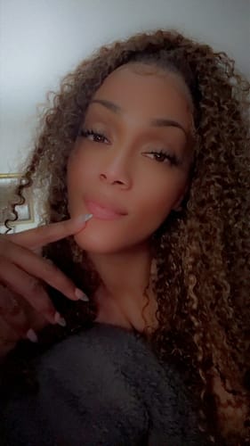 Customer photo review of CurlyMe Wear Go Glueless Highlights Ombre Hair Pre-cut Lace Kinky Curly Wig