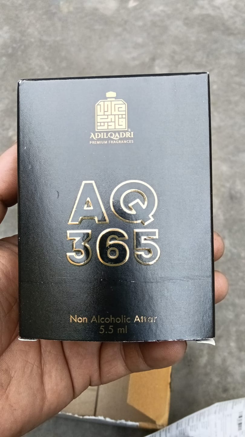 Customer photo review of AQ 365 Luxury Attar Perfume