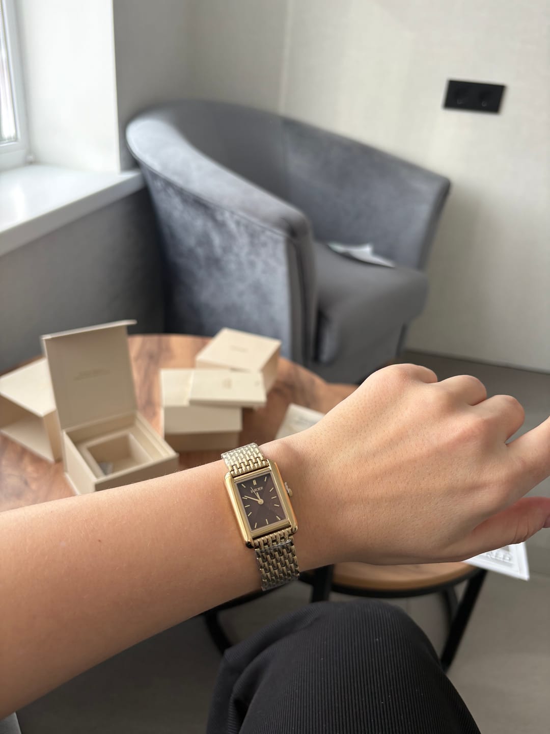 Customer photo review of Olivia Gold Brown