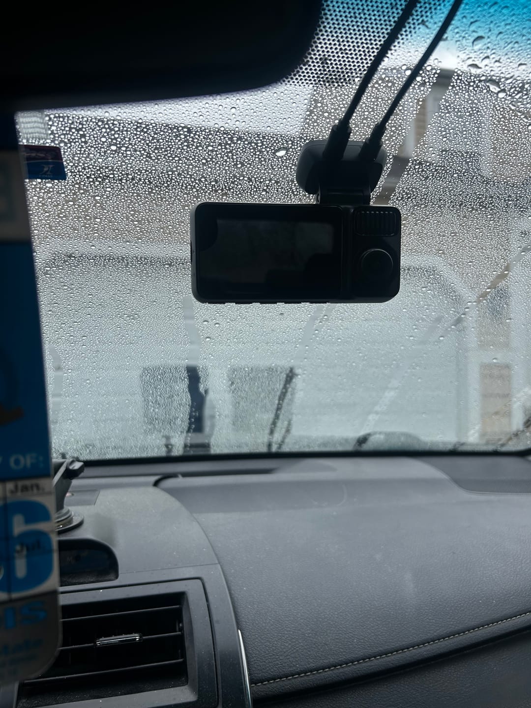 Customer photo review of REDTIGER F17 Elite 4K 3 Channel Dash Cam Sony STARVIS 2 Dual HDR WIFI 6 Full Night Color