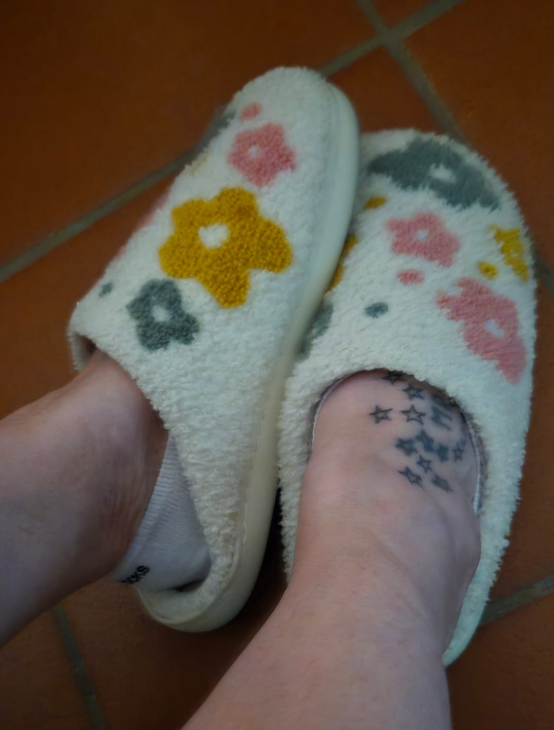 Customer photo review of Livia Flower Slippers