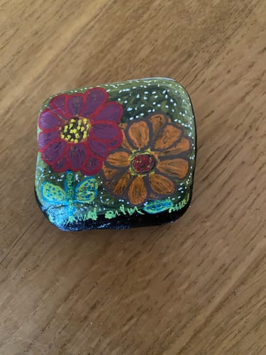 Customer photo review of 12/15 Stuks Santorini Schilderstenen 3-8 cm 1,5 KG Happy Stones + QR Codes voor de App