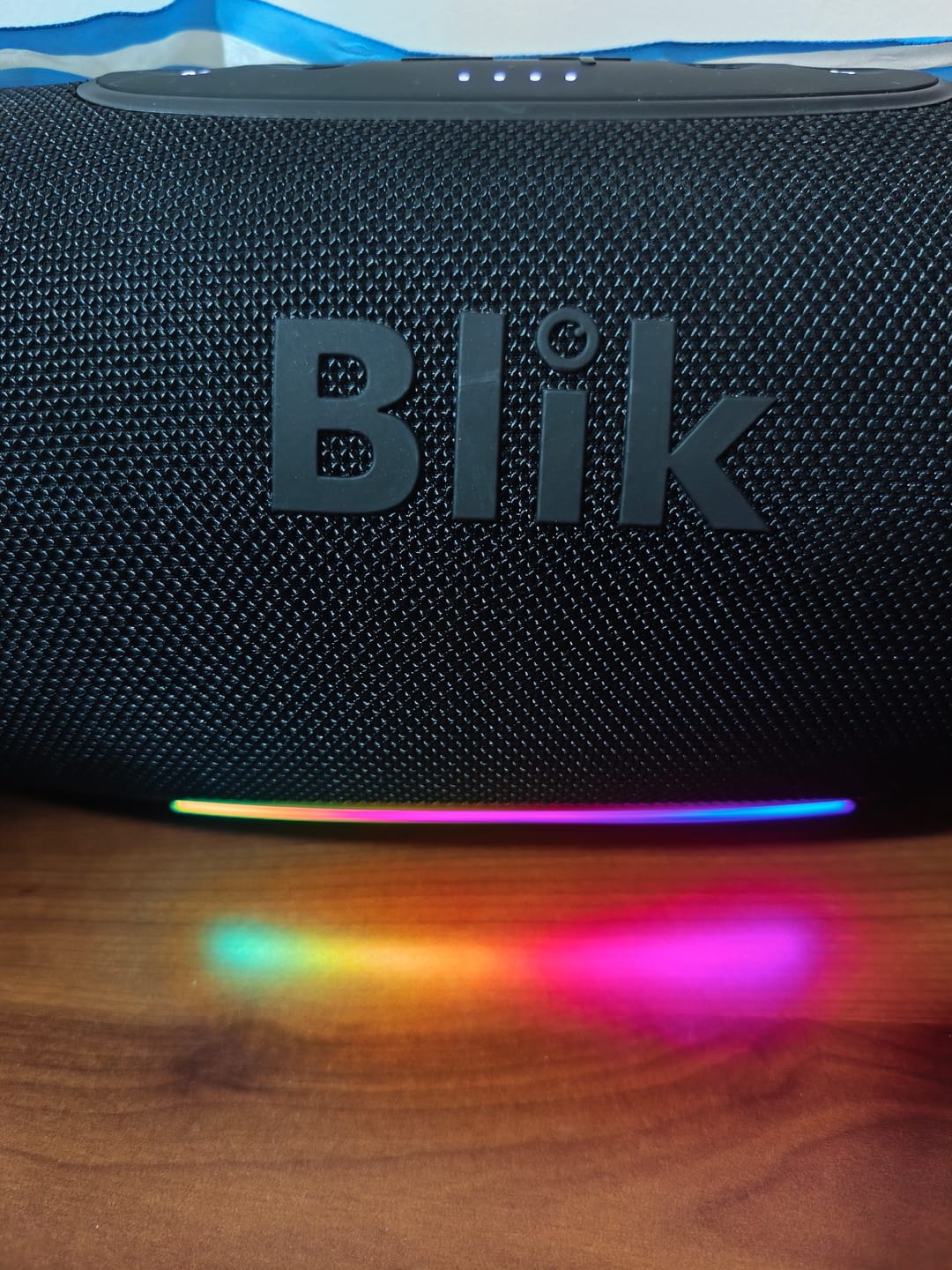 Customer photo review of Parlante Bluetooth Portátil Blik Bass300 80W IPX7 8 Hrs