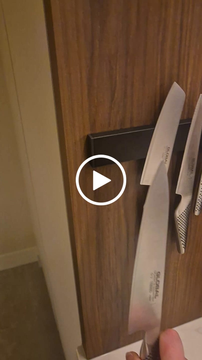 Customer video review of KitchenMonster® Messenmagneet 40cm (Tweede Kansje)