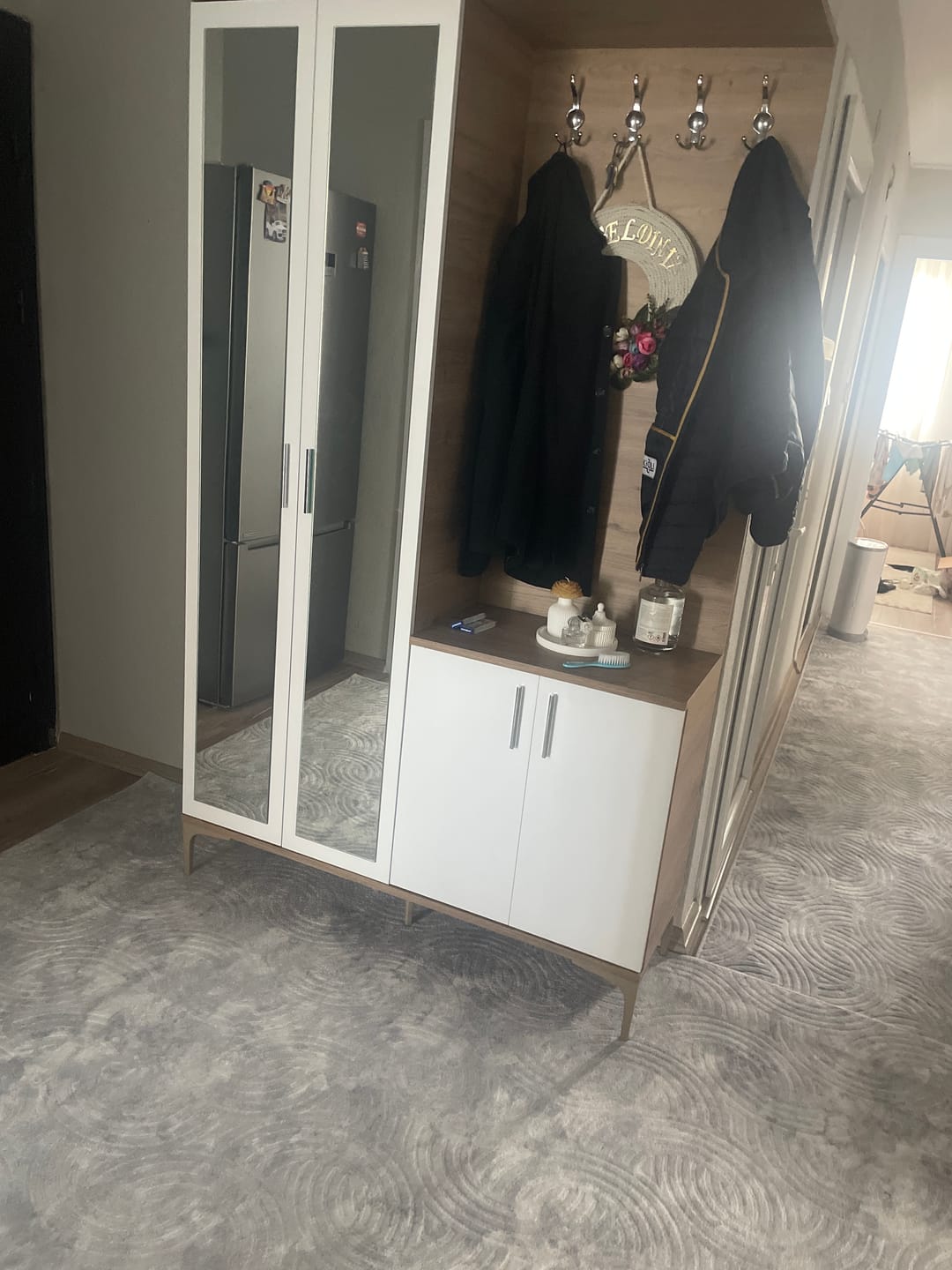 Customer photo review of Rani EA147 Modern Portmanto 4 Kapaklı Aynalı Raflı Askılı Ayakkabılık Vestiyer Sepet Ceviz - Beyaz
