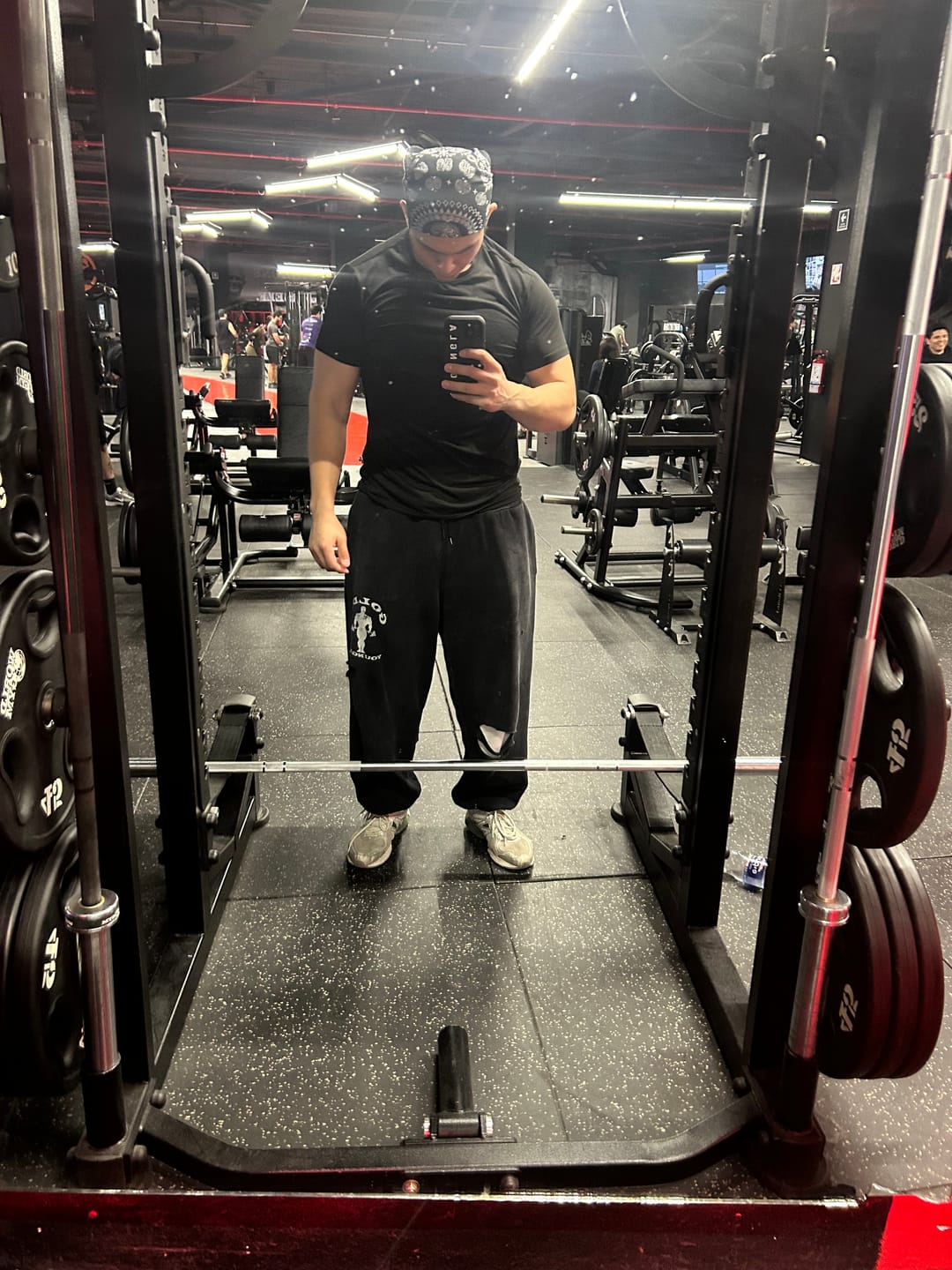 Customer photo review of 2054 - Gold's Iron Legacy Layered Joggers