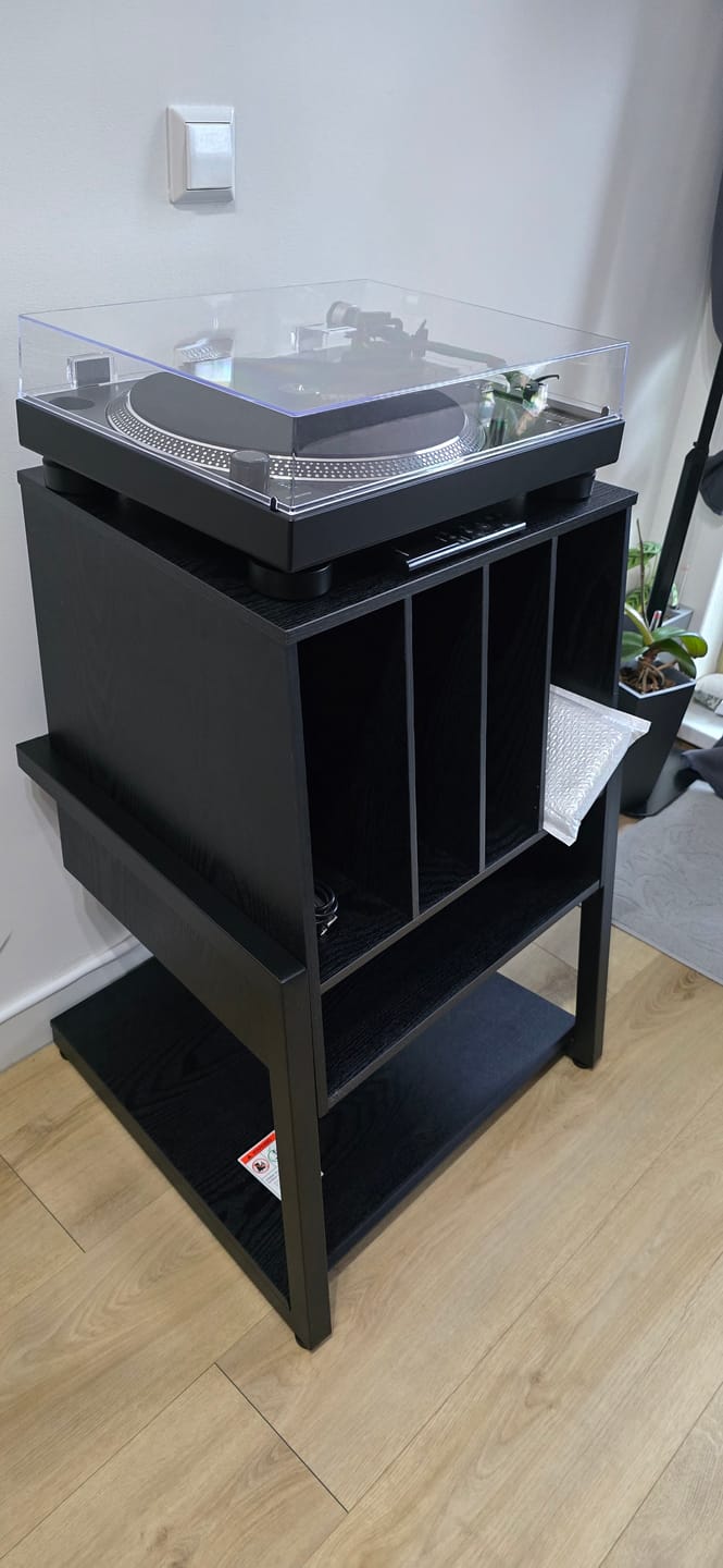 Customer photo review of Eiffel RS05 Record Player Stand