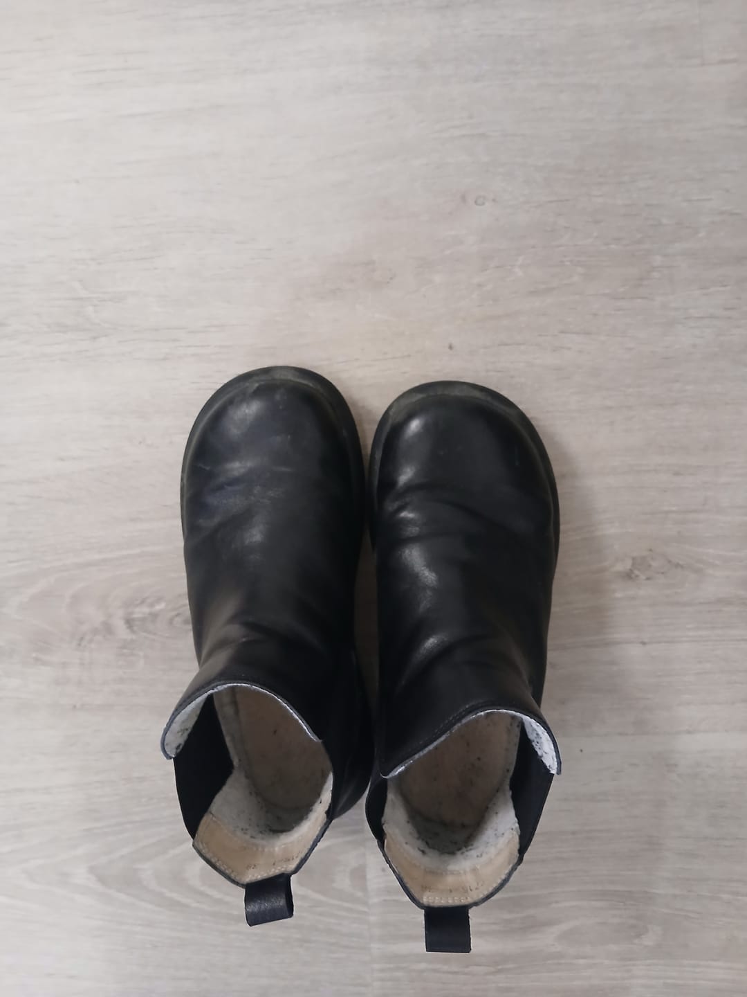Customer photo review of Women Winter Leather Fleece-lined Flat Ankle Boots