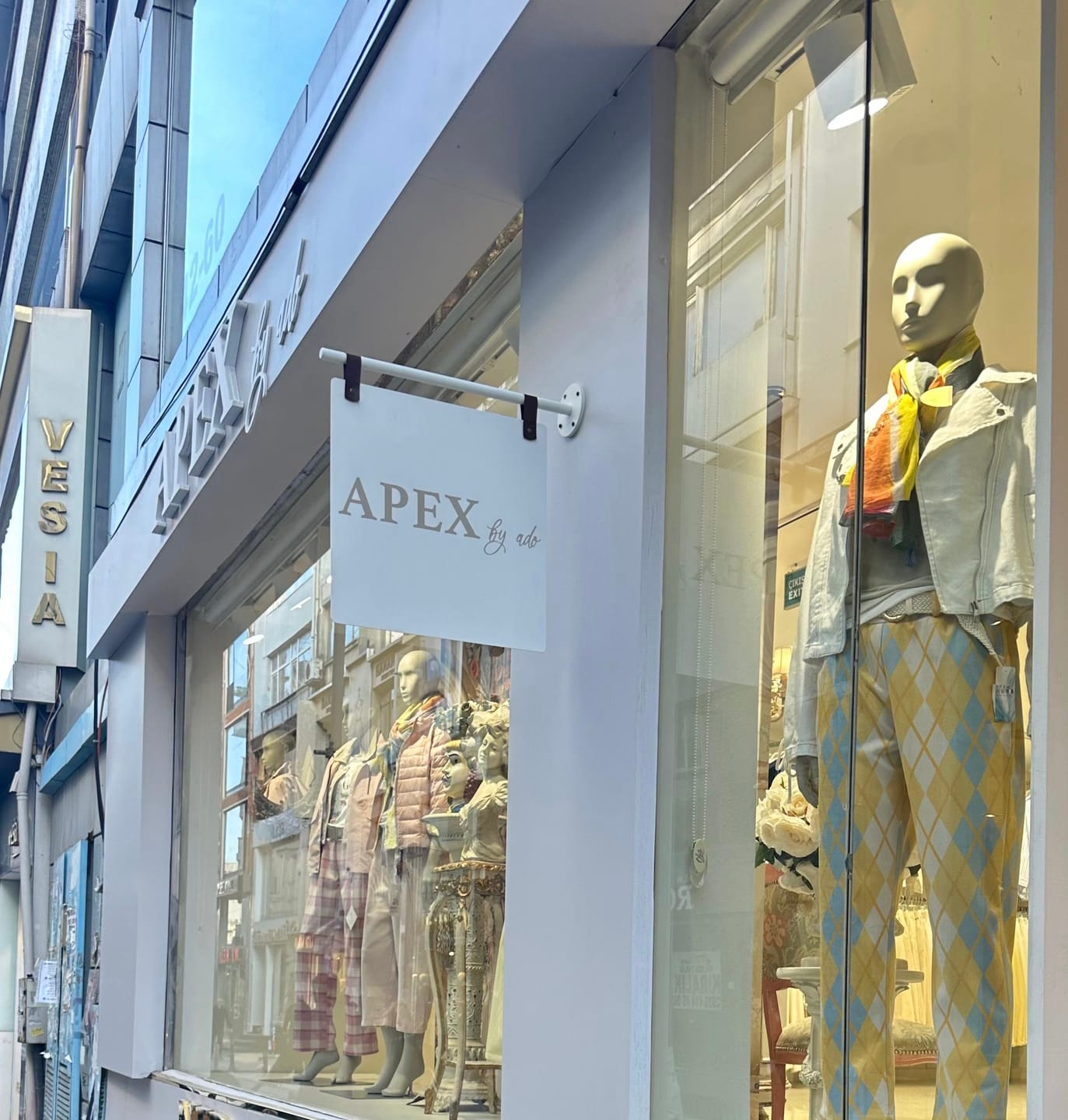 Customer photo review of Çift Taraflı Metal Bayrak Tabela