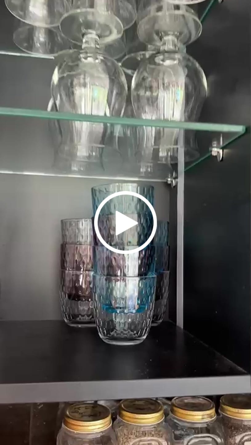 Customer video review of Bormioli Rocco Gekleurde Waterglazen 290 ml - Glazenset Slot - 18 stuks