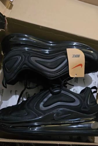 Customer photo review of Air Max 720