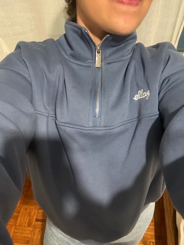 Customer photo review of Sudadera Ellaz con cierre 1/4