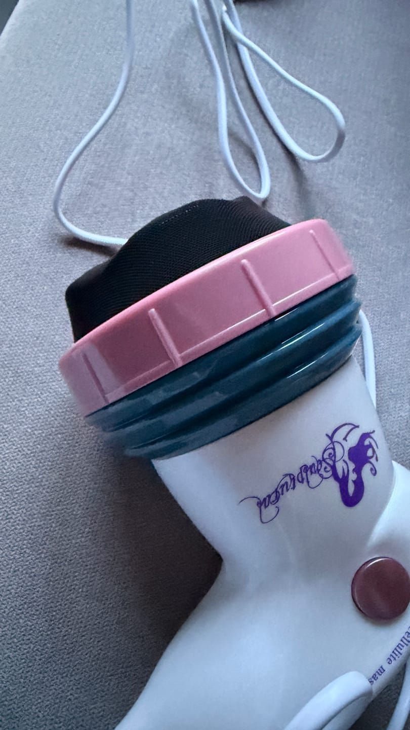 Customer photo review of Masajeador anticelulítico Cellu Clear Pro