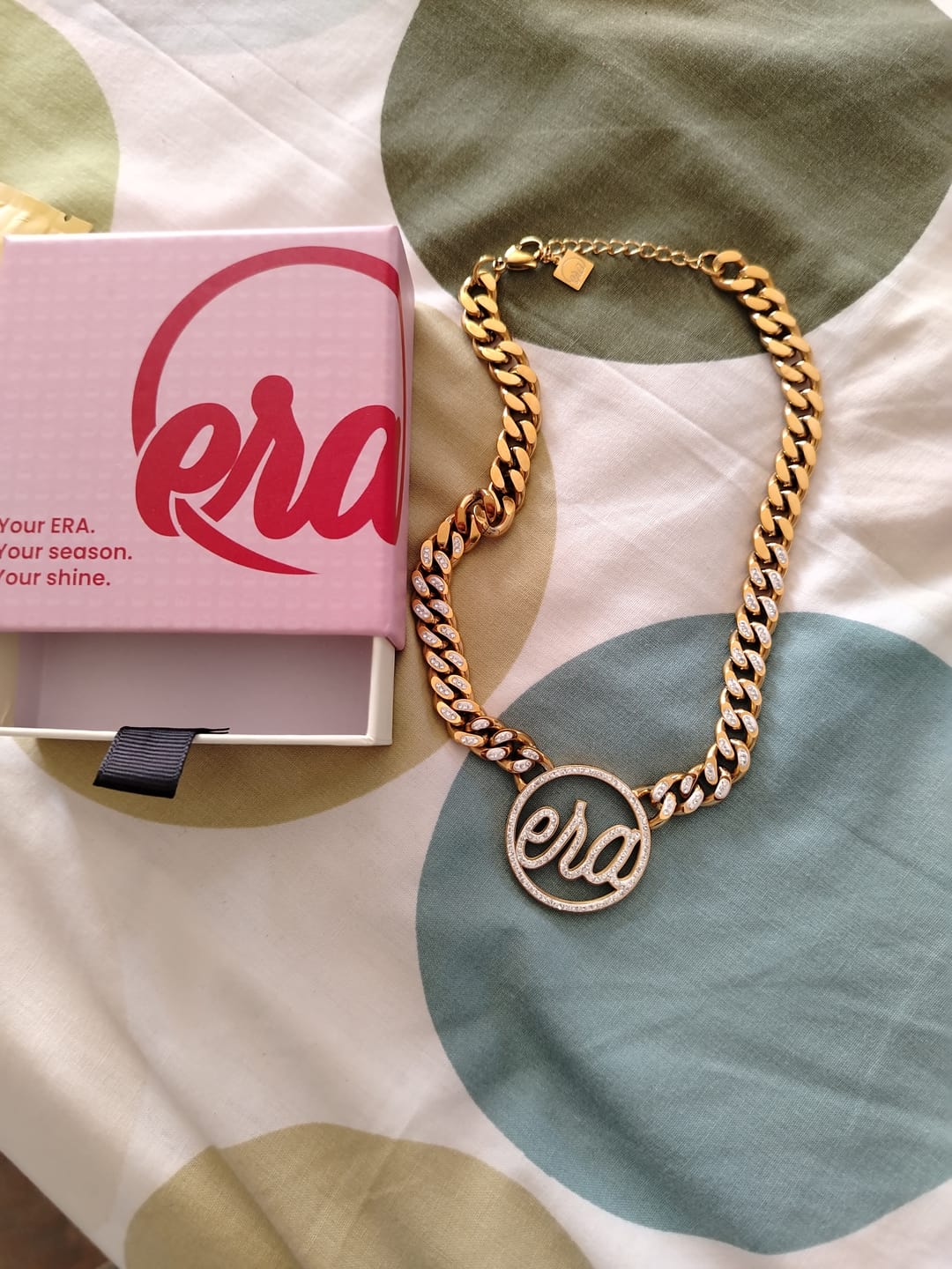 Customer photo review of Era Luxe Gold Choker