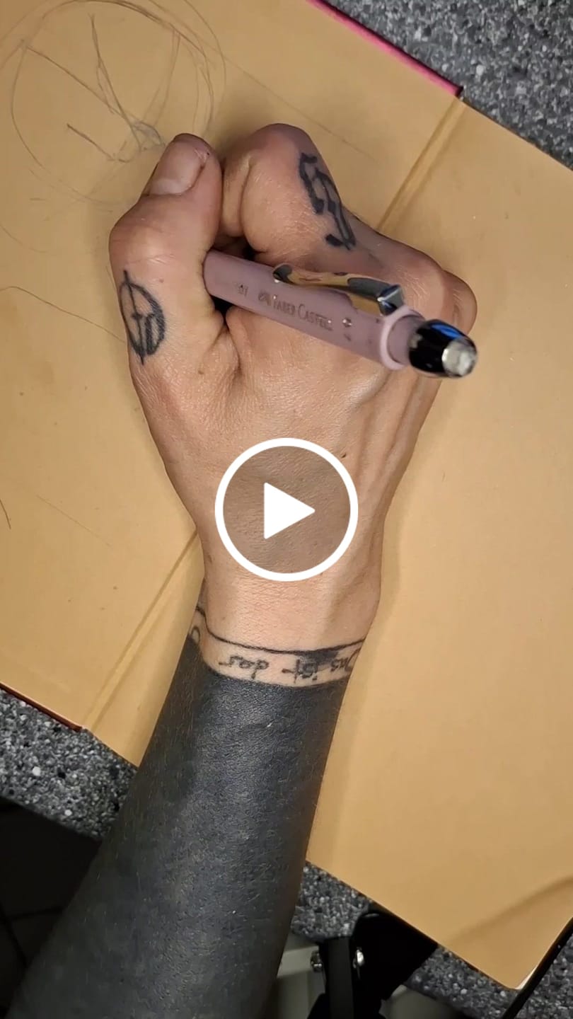 Customer video review of Acryl Firnis