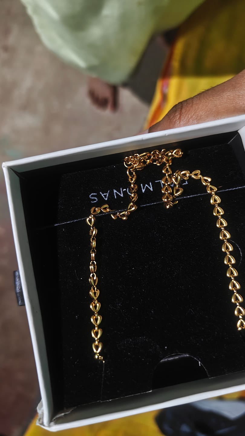 Customer photo review of Heart Link Chain Necklace