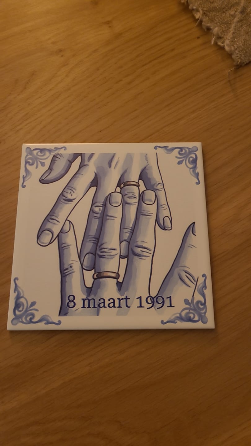 Customer photo review of Gepersonaliseerd Delfts Blauw tegeltje met foto en tekst
