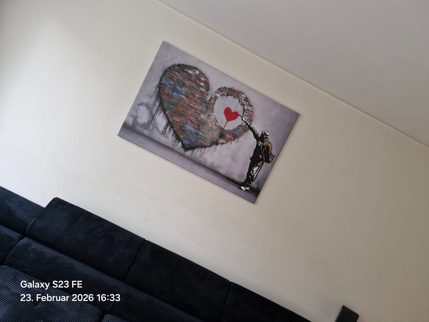 Customer photo review of Leinwandbild Banksy großes Herz abstrakt Querformat