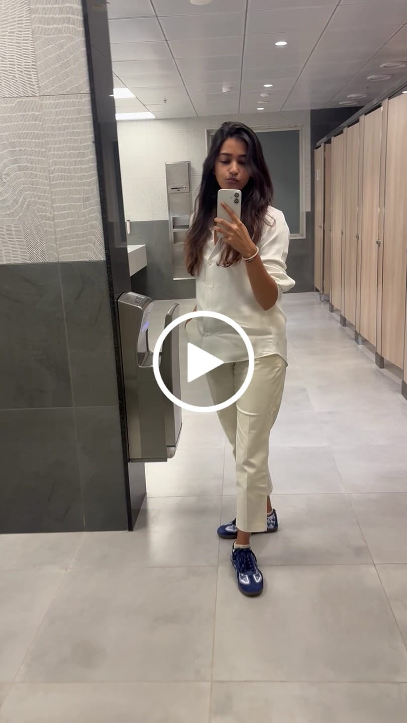 Customer video review of Feroza बोम्बर (Bomber) Sneakers