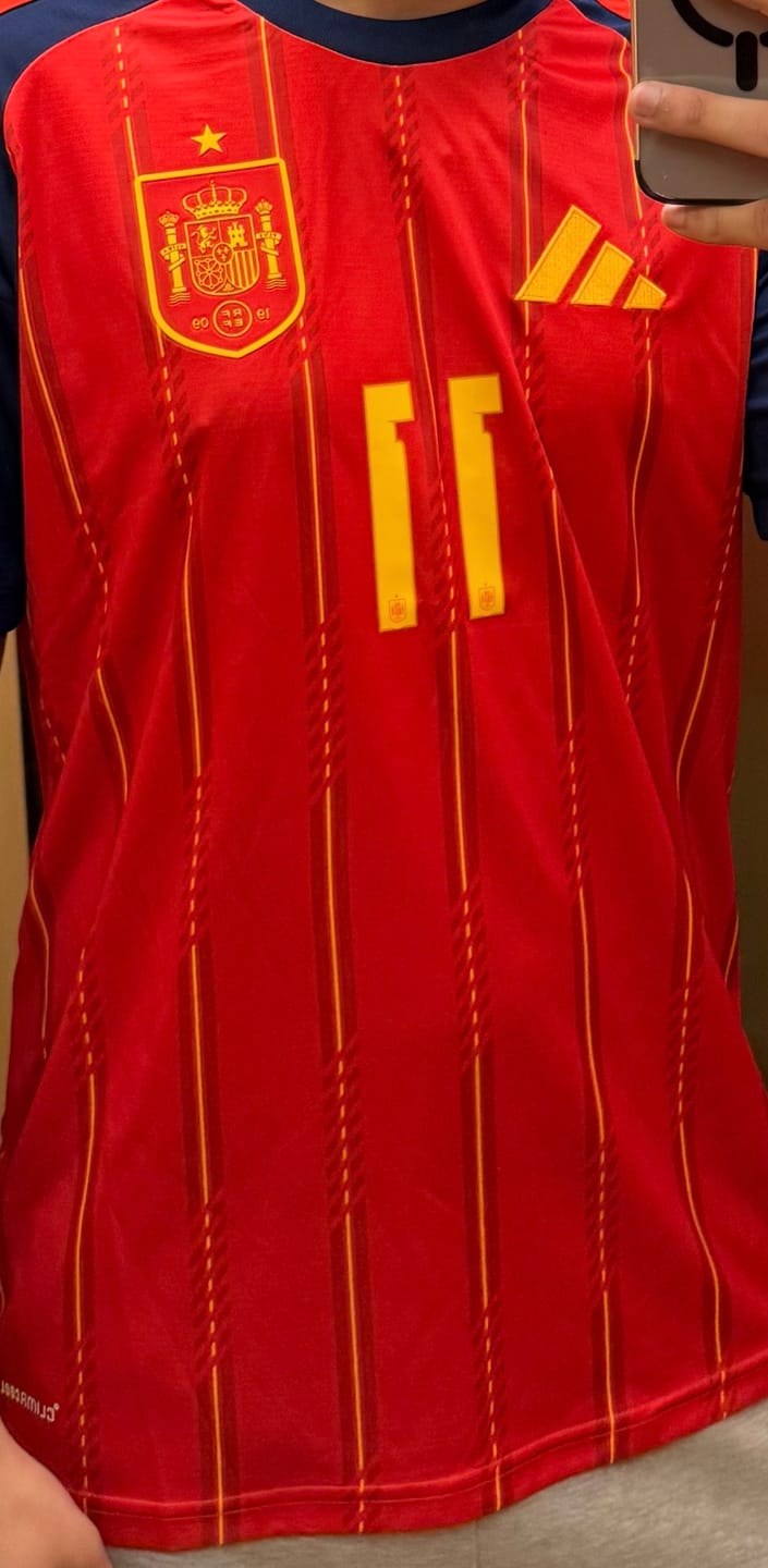 Customer photo review of Camiseta Local España 2026