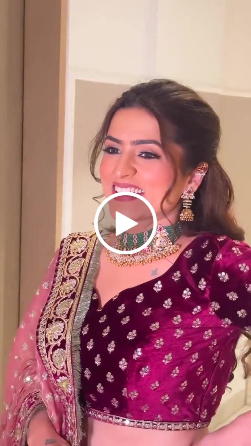 Customer video review of Traditional design kundan tukdies in eight aqua bead strings set