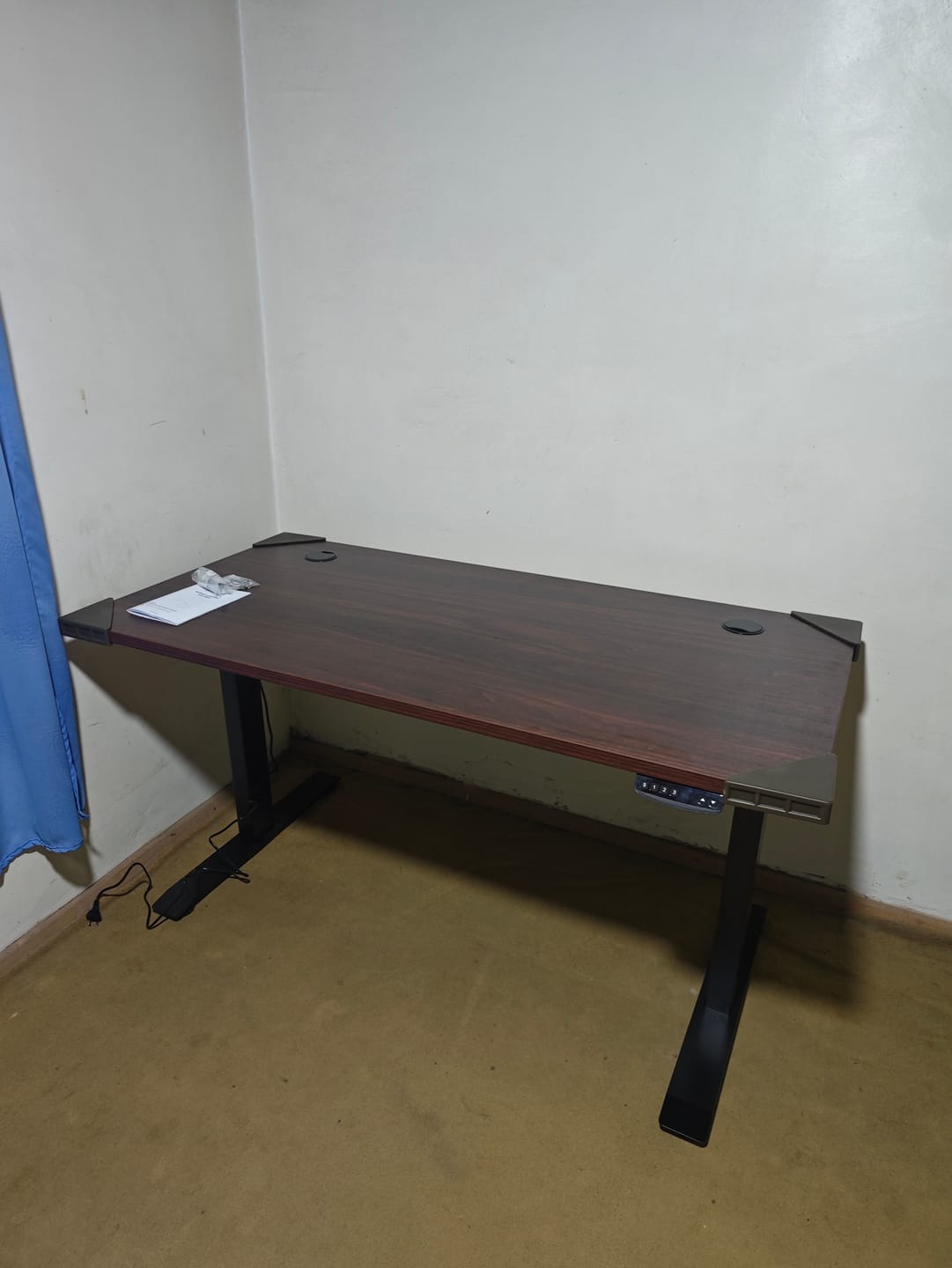 Customer photo review of Standing Desk 1.40 x 70 cm