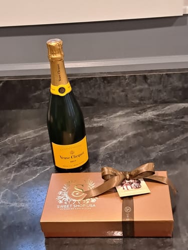 Customer photo review of Veuve Clicquot Brut w/Sweet Shop Truffles