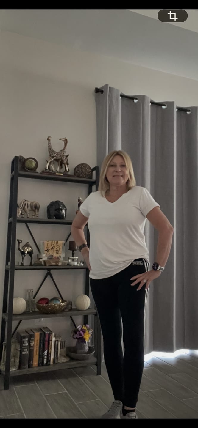 Customer photo review of Brigitte Brianna Non See-Through Favorite V-Neck Basic Tee