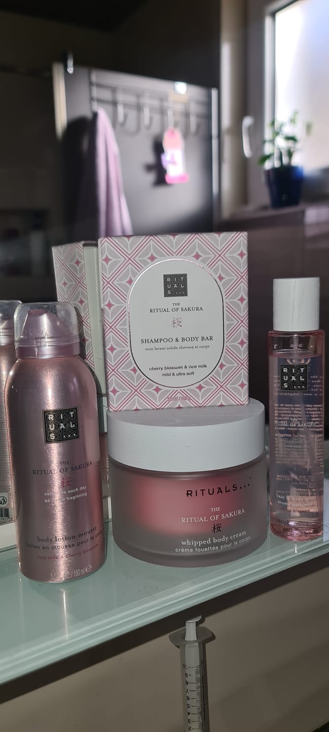 Customer photo review of The Rituals Of Sakura Body Mist