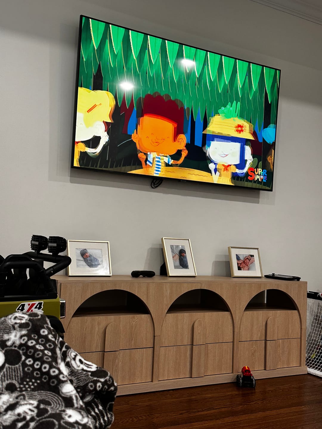 Customer photo review of Bijou 70" Modern Arched TV Stand with 6 Drawers