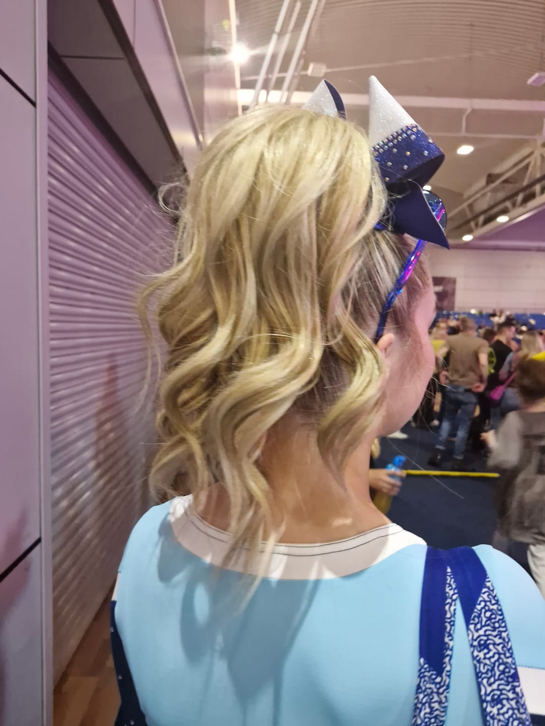 Customer photo review of Stranded Medium Wand Wave Clip-in Ponytail - Colour #18/22 Iris