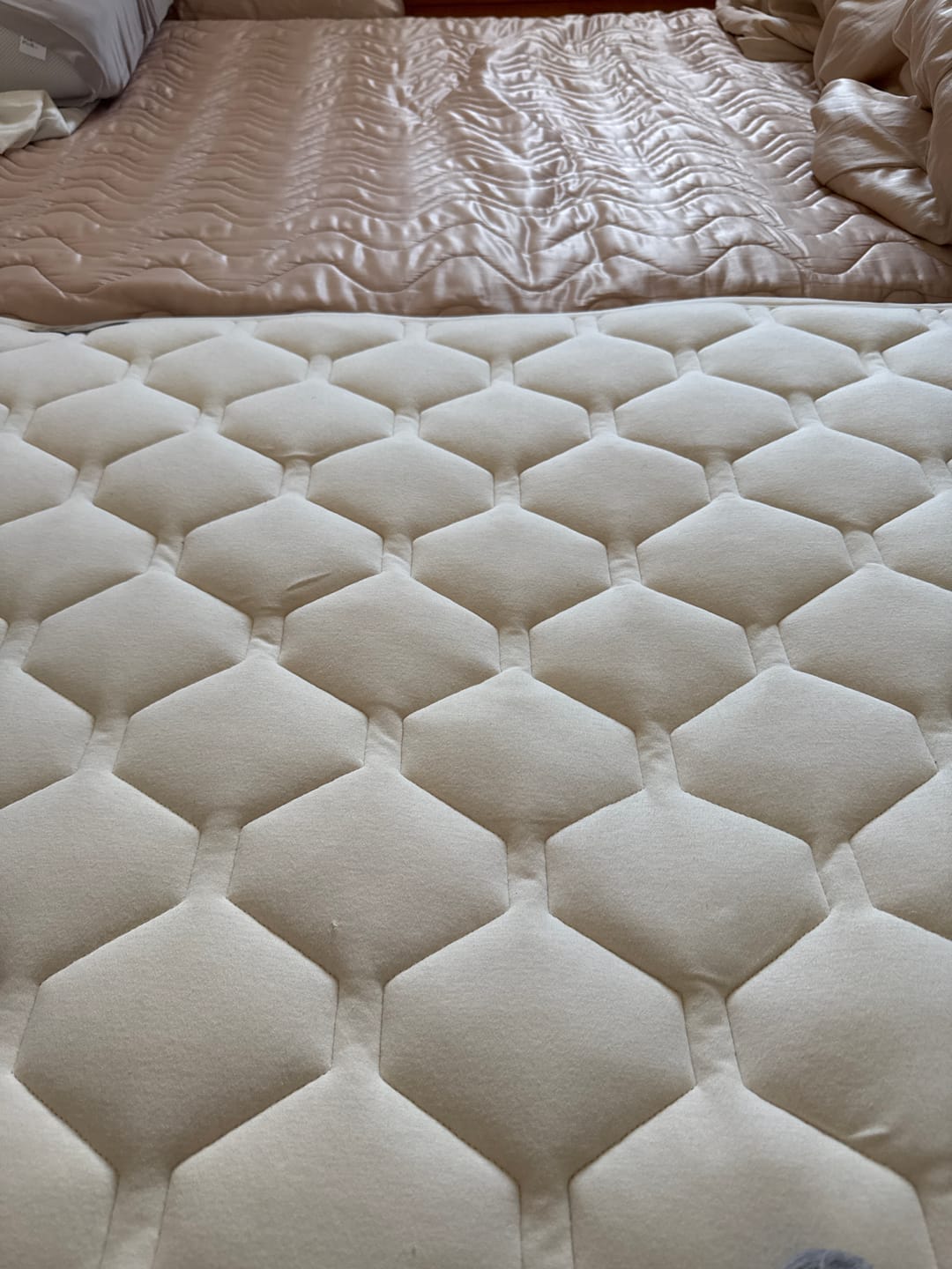 Customer photo review of SLEEP HEXAGON　ホルミシス敷パッド