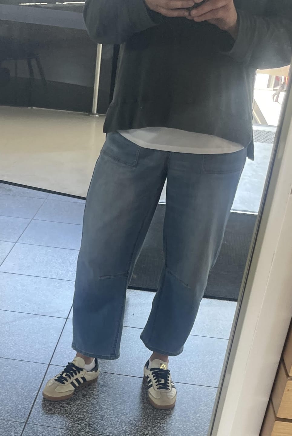 Customer photo review of Leo Barrel Jeans - Blue Denim