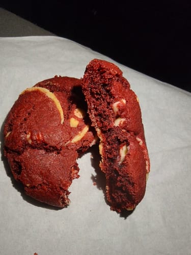 Customer photo review of Red Velvet White Chocolate