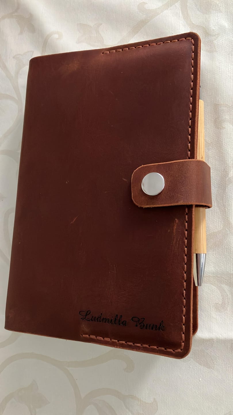 Customer photo review of Bibelhülle "Basic+" · echtes Leder · Individuelle Größen · handmade Bibelhülle nach Maß · optionale Gravur