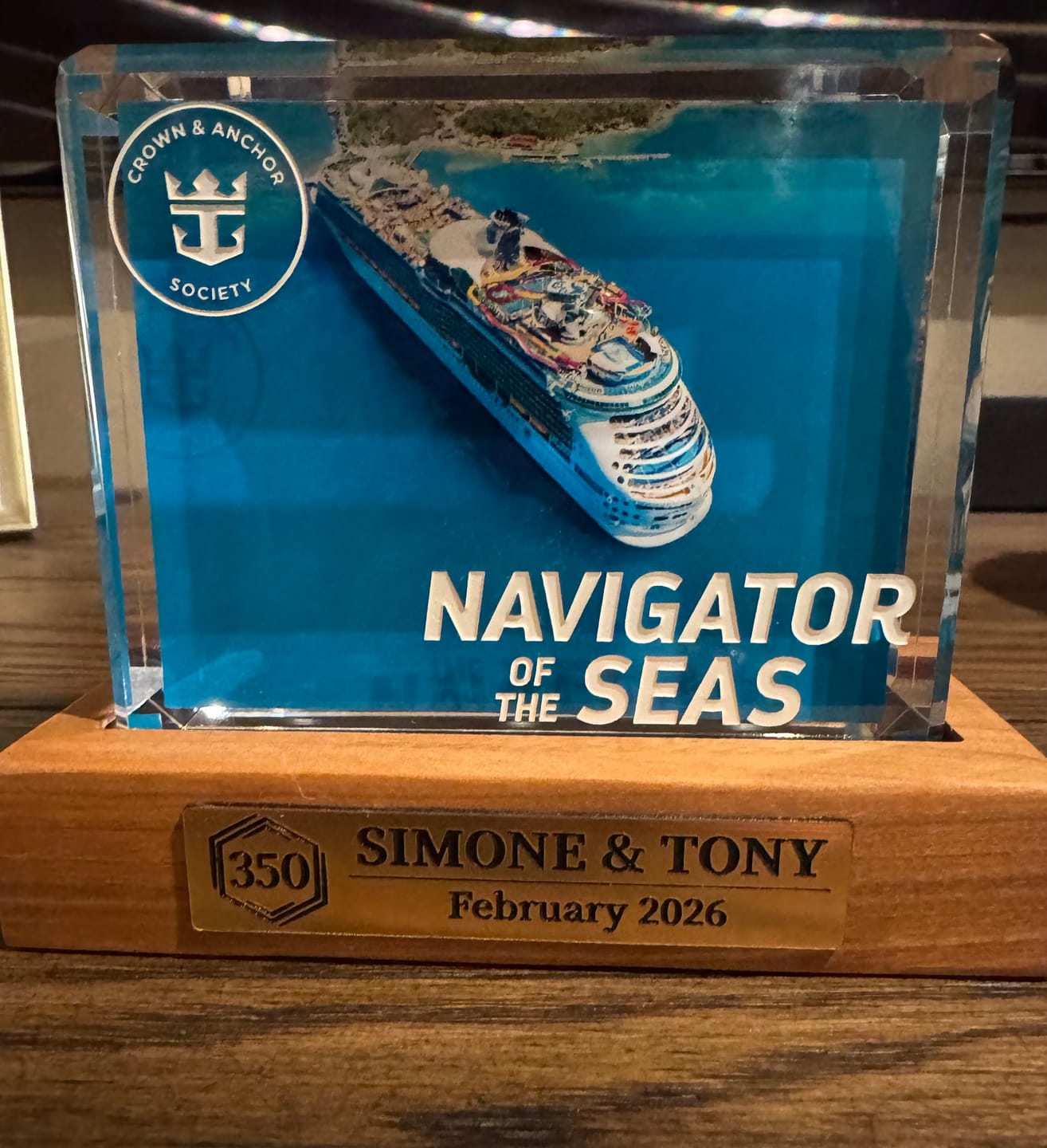 Customer photo review of Cruise Milestone crystal block base